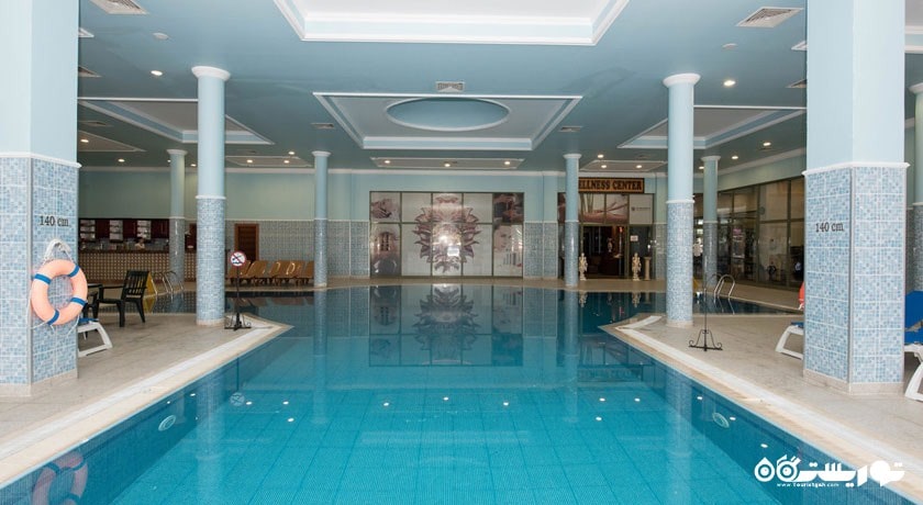 استخر سرپوشیده هتل ونیزیا پلس دلوکس ریزورت